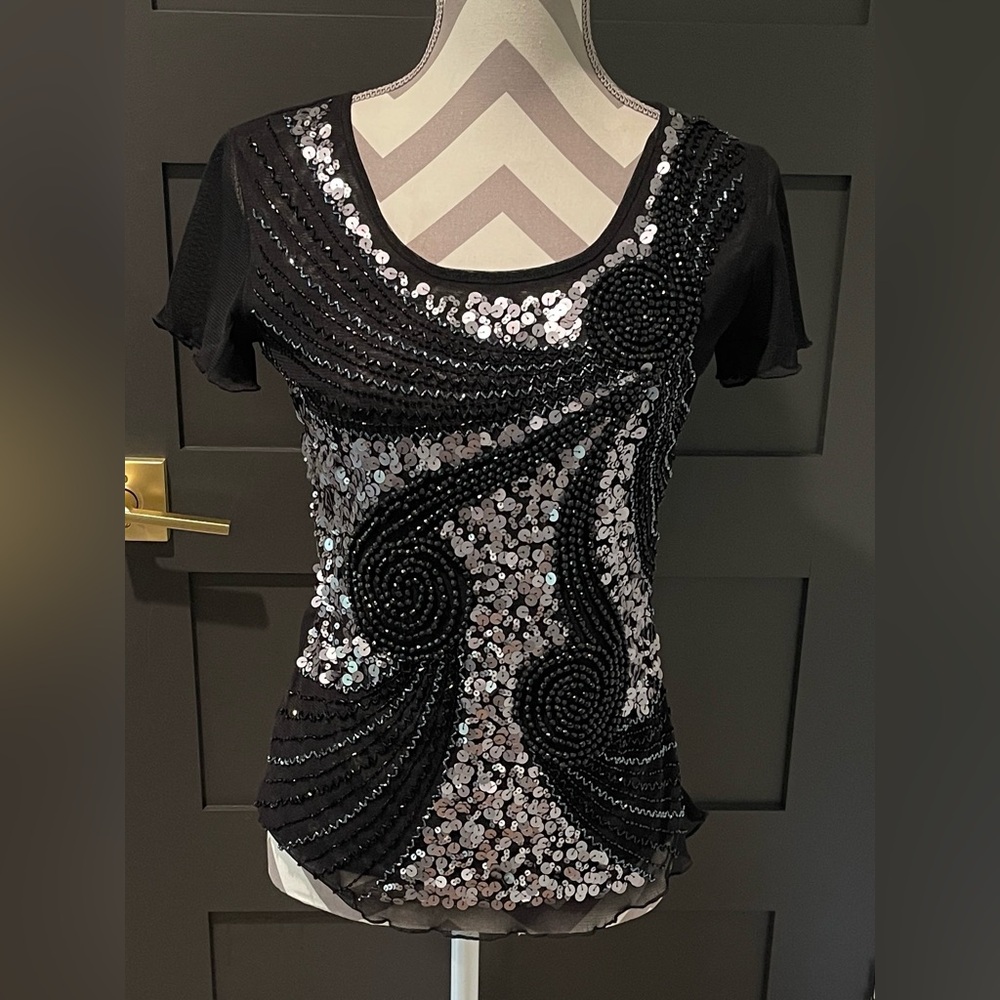 Cartise Black and Silver Retro Sequined Tshirt Size SP